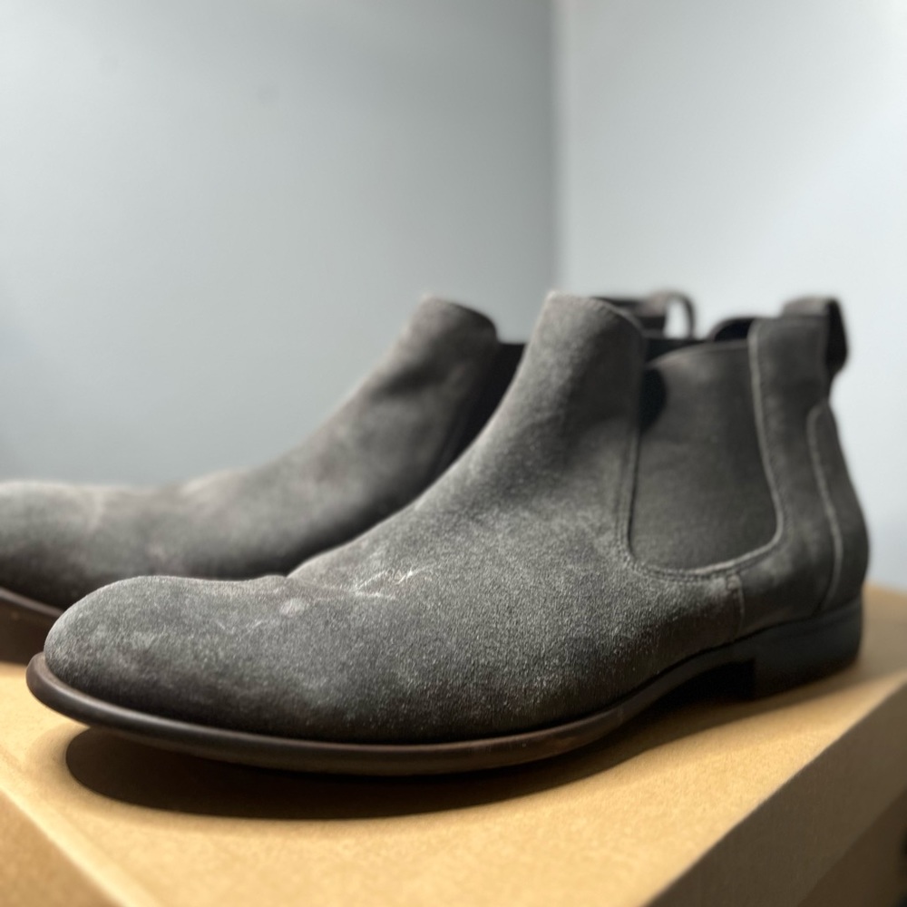 JOHN VARVATOS coal grey star s low Chelsea boots